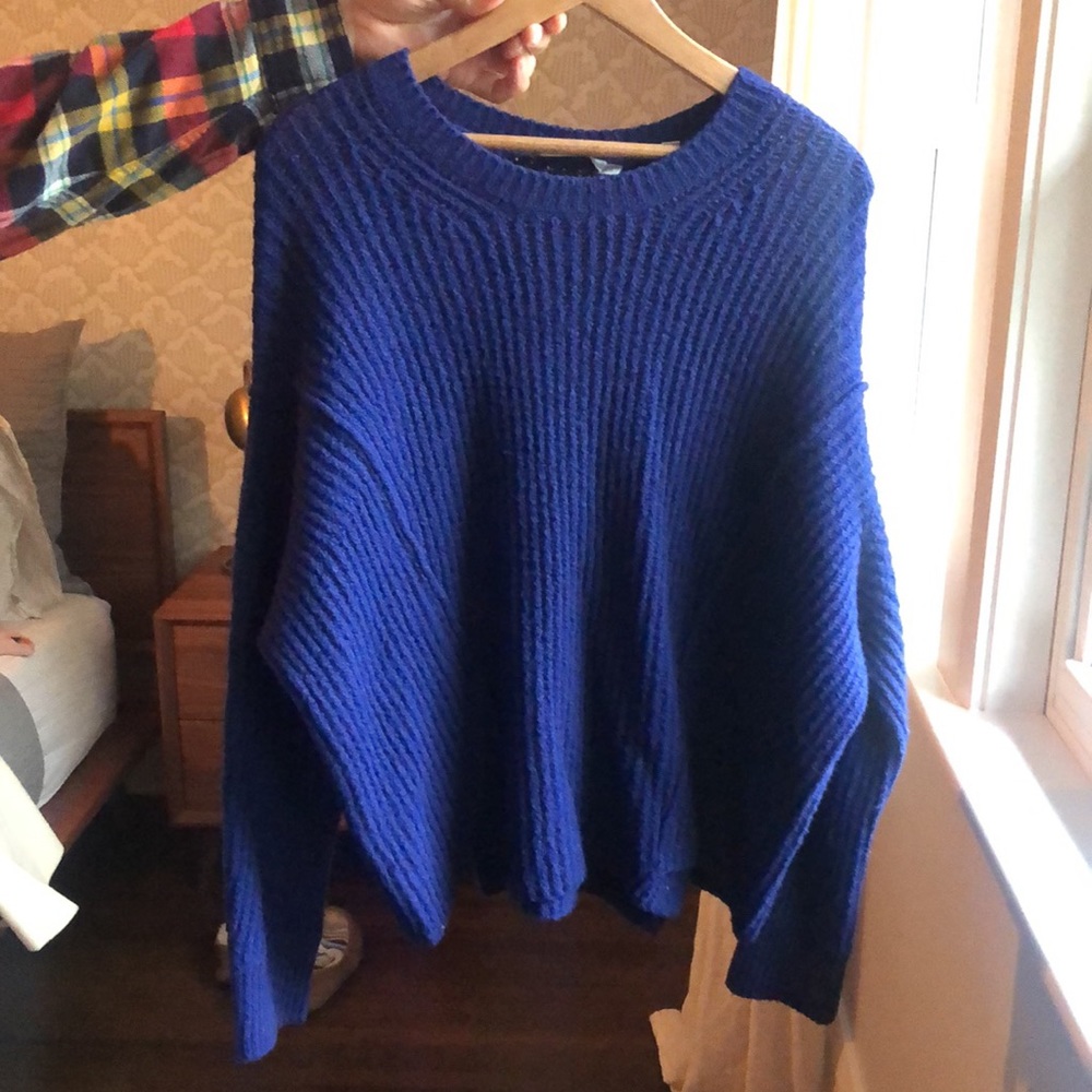 Vince Wool Raglan Sweater in XS Blue